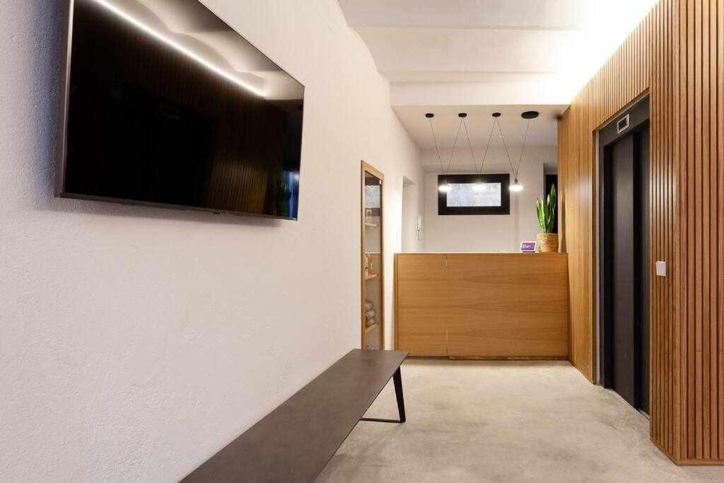 Velo Vern 3 Luxury Penthouse W Views Of City Wall Girona Eksteriør billede